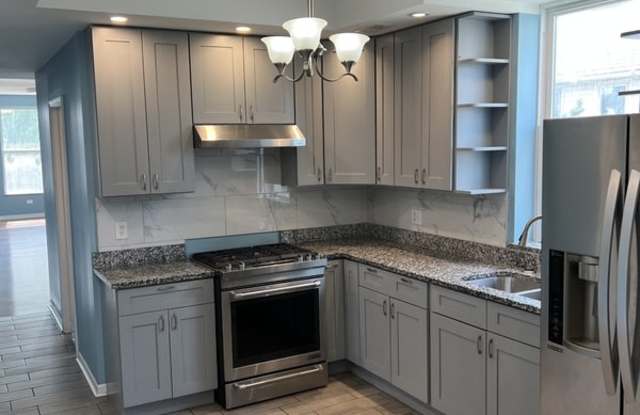 10630 South Avenue M - 2 photos photos