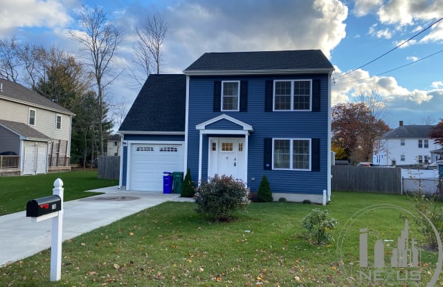 75 Carpenter St - 75 Carpenter St, Attleboro, MA 02703