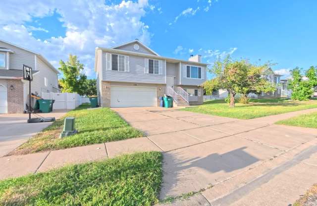 4 Bedroom House in Clearfield Gallery 3