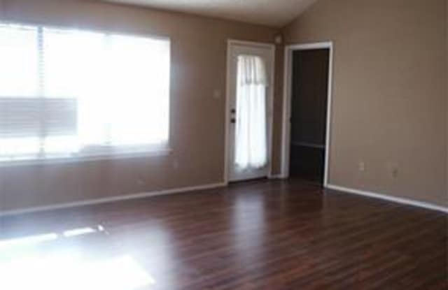 553 PARKWAY Gallery 3