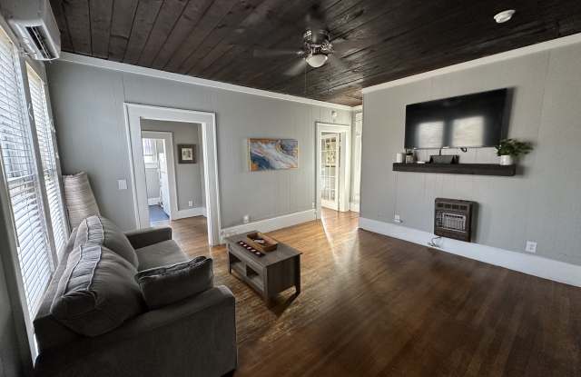 201 East Arizona Avenue photos photos