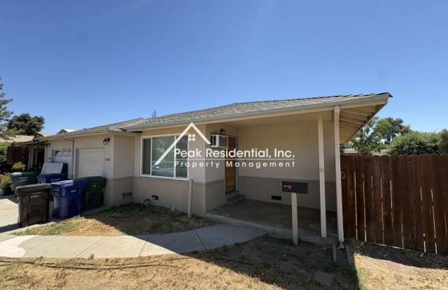 Nice 2bd/1ba Carmichael Duplex with 1 Car Garage Gallery 3