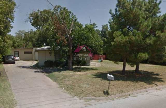 Huge Home For Lease Near Universities and Hendrick -4 Bedrooms and 2 Baths photos photos