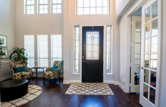 1379 Sandhurst Drive Gallery 3