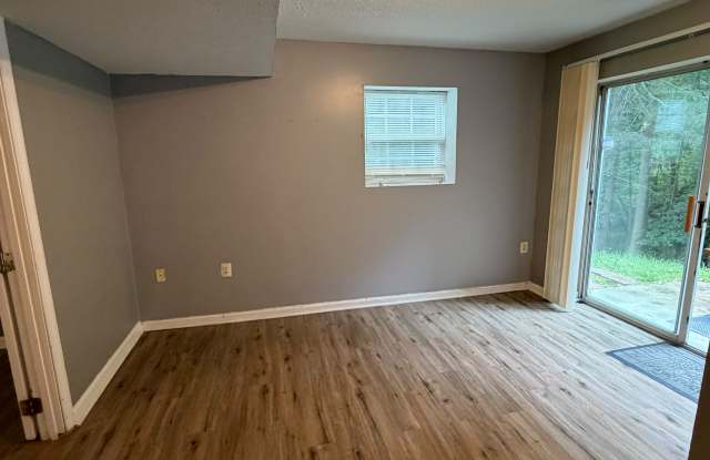 16112 Mcconnell Drive Gallery 1