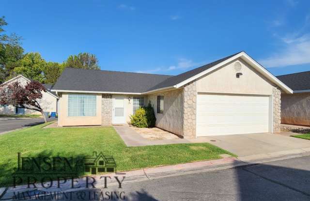 Two Bedroom Home-Community Pool Gallery 1