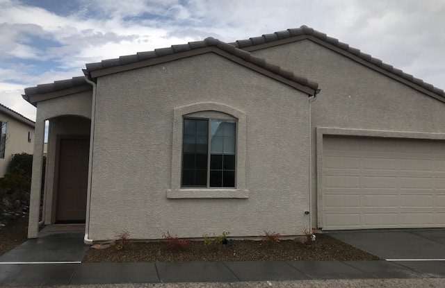 Occupied Do Not Disturb Tenant.....Like New!! 3 bed 2 Bath in The Villas on Elm Contact Property Pros Property Management - 1680 Mariposa Drive, Cottonwood, AZ 86326