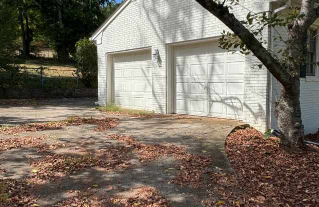 198 Barker Rd. Gallery 3