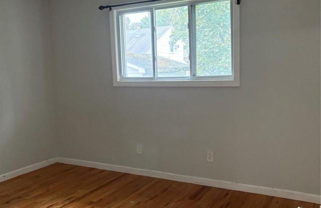 290 Leaf Avenue Gallery 4