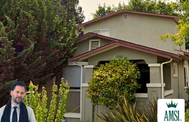 Craftsman home in Temescal w/new appliances, hardwood floors, fireplace, yard and washer/dryer! photos photos