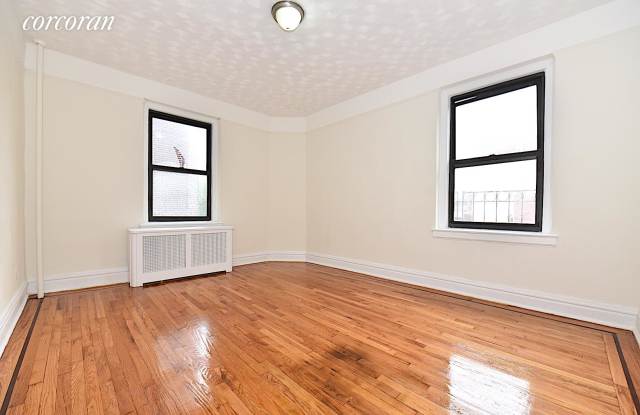 25-90 35th Street Gallery 4