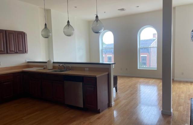405 Warren Street Gallery 2