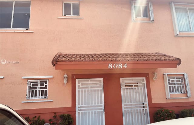 8084 NW 10th St - 8084 NW 10th St, Fountainebleau, FL 33126