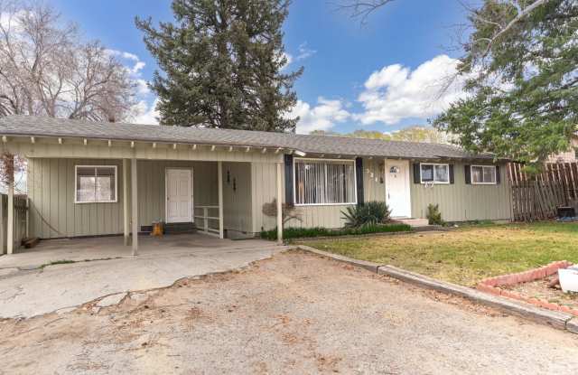 4 Bedroom Home with Covered Parking & Fenced Backyard photos photos