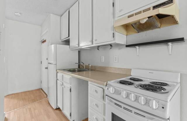 ***$500 Off 1st Months Rent*** Downtown Boulder Condo: Available NOW! Gallery 3