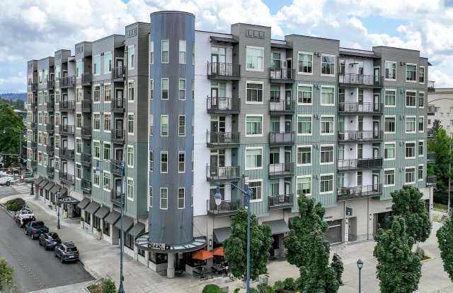 Elan Redmond photos photos