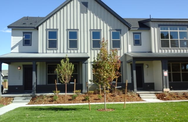11135 E 25th Ave - 11135 E 25th Dr, Aurora, CO 80010