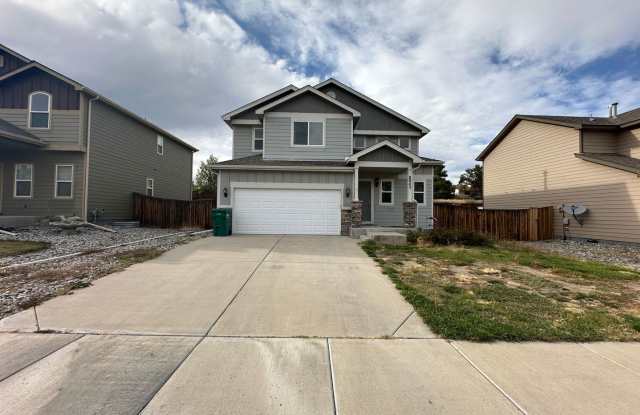 FANTASTIC 3 BEDROOM 2.5 BATHROOM LOCATED IN MESA RIDGE!!! - 8043 Pinfeather Drive, Fountain, CO 80817