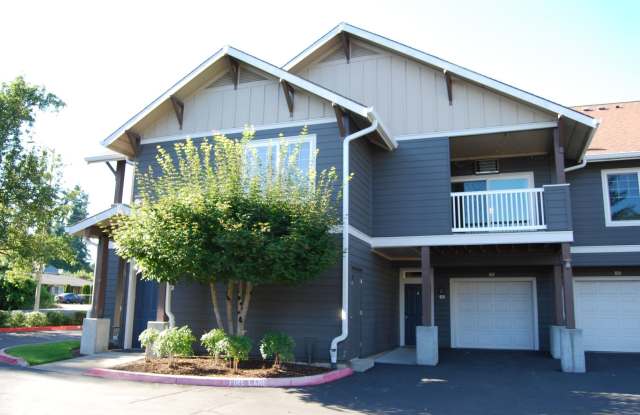 Cozy 2 Bed 2 Bath Condo w/ Lots of Natural Lighting photos photos