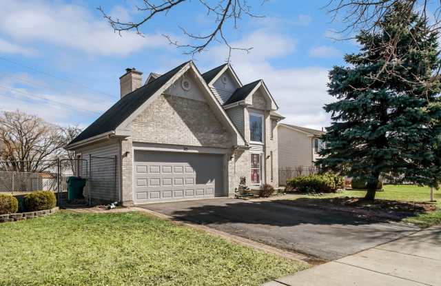 715 Greenview Lane - 715 Greenview Lane, Wheeling, IL 60090