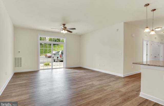 9104 HUDSON COURT Gallery 2