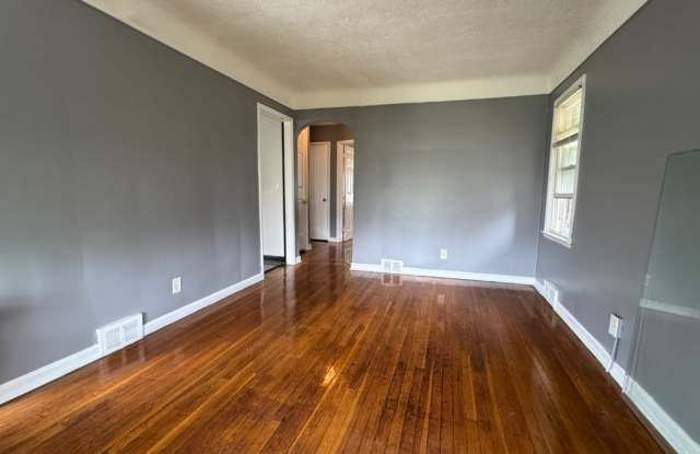 16242 Bringard Drive Gallery 3