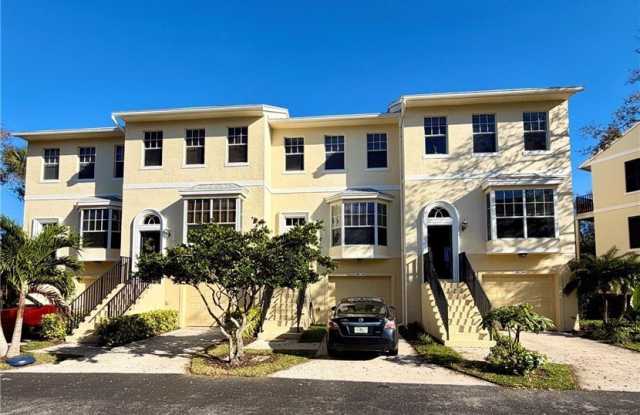 1630 42nd Square unit: 104 photos photos