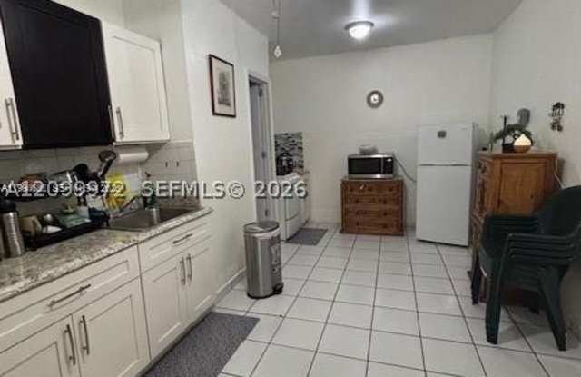 5852 SW 147th Pl Gallery 3
