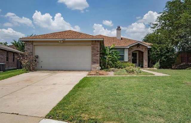 1321 Highcrest Drive - 1321 Highcrest Dr, Burleson, TX 76028