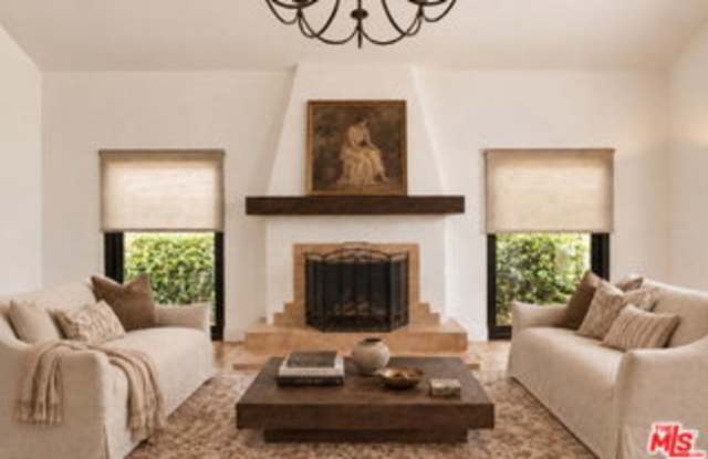 439 North La Jolla Avenue Gallery 3