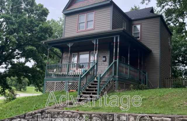 105 Brooklyn Ave - 105 Brooklyn Avenue, Kansas City, MO 64124