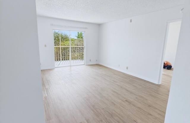 1516 SE Royal Green Circle Gallery 2