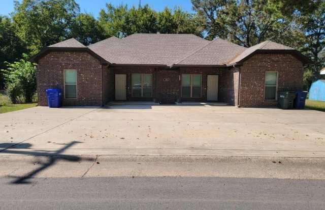 525 Third Avenue - 525 3rd Avenue, Conway, AR 72032