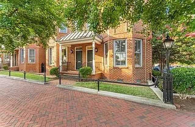 Gorgeous 3bd 3bath home available 08/07 photos photos
