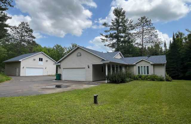 Beautiful 4 Bedroom 3 Bath Home in Cloquet! Move in PROMO! photos photos