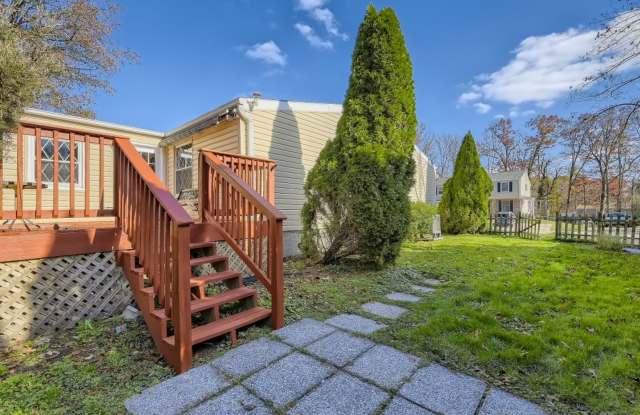 Charming 3 Bedroom/2.5 Bathroom Home in Nottingham, MD! photos photos