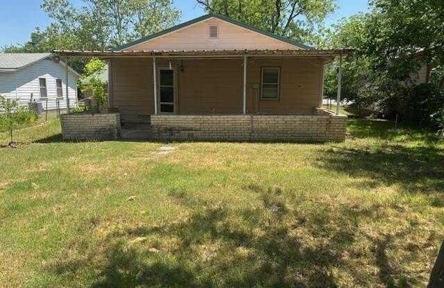 501 Center Street - 501 Center Street, Whitesboro, TX 76273