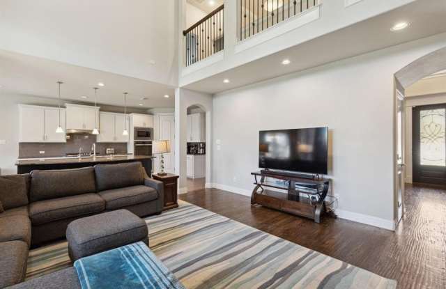 2107 Grassland Drive Gallery 4