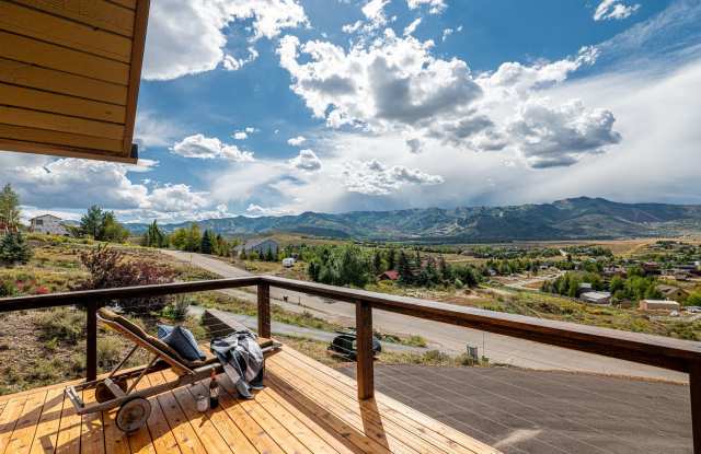 Luxury Highland Estates Home Gallery 4