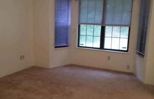 3/2 House in NE Tallahassee! Available Mid-November! Gallery 4