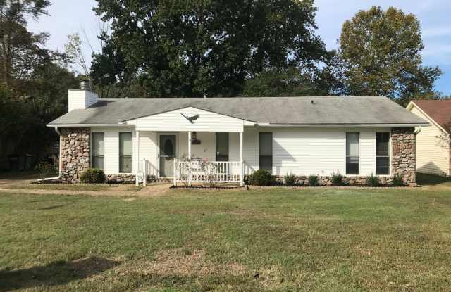 8305 Oak Ridge Dr, Sherwood AR 72120 - Large updated 4br 3ba just behind Walgreens on Hwy 107 - 8305 Oak Ridge Road, Sherwood, AR 72120 8305 Oak Ridge Dr, Sherwood AR 72120 - Large updated 4br 3ba just behind Walgreens on Hwy 107 - 8305 Oak Ridge Road, Sherwood, AR 72120