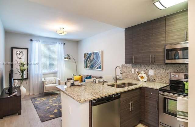 833 SW 13th Ct photos photos