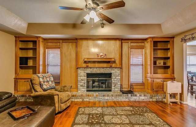 Charming 3-Bedroom Home — Spacious Corner Lot in Del City! Gallery 3