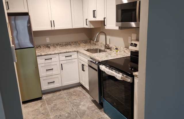 19 Maple Street - 19 Maple Street, Amesbury Town, MA 01913