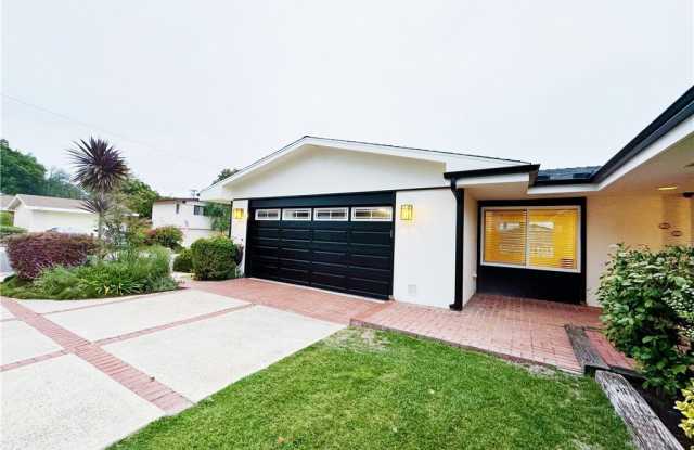 6917 Hedgewood Drive Gallery 2