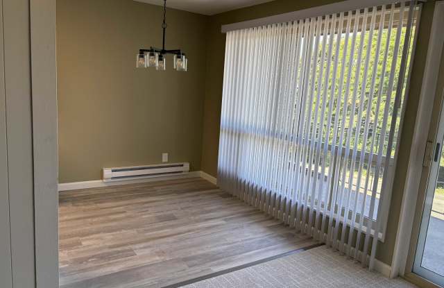 12239 Des Moines Memorial Drive Gallery 3