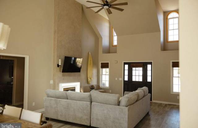 42 DEERFIELD LN Gallery 2