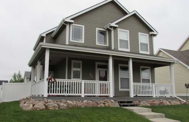 Desireable Eastside Doll House photos photos