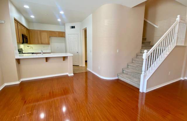 Beautiful 4 bedroom townhome in Simi Valley! photos photos
