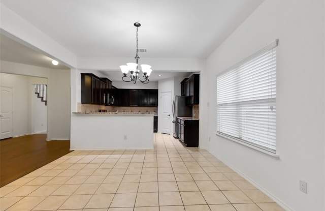 9904 Cottontail Lane Gallery 4